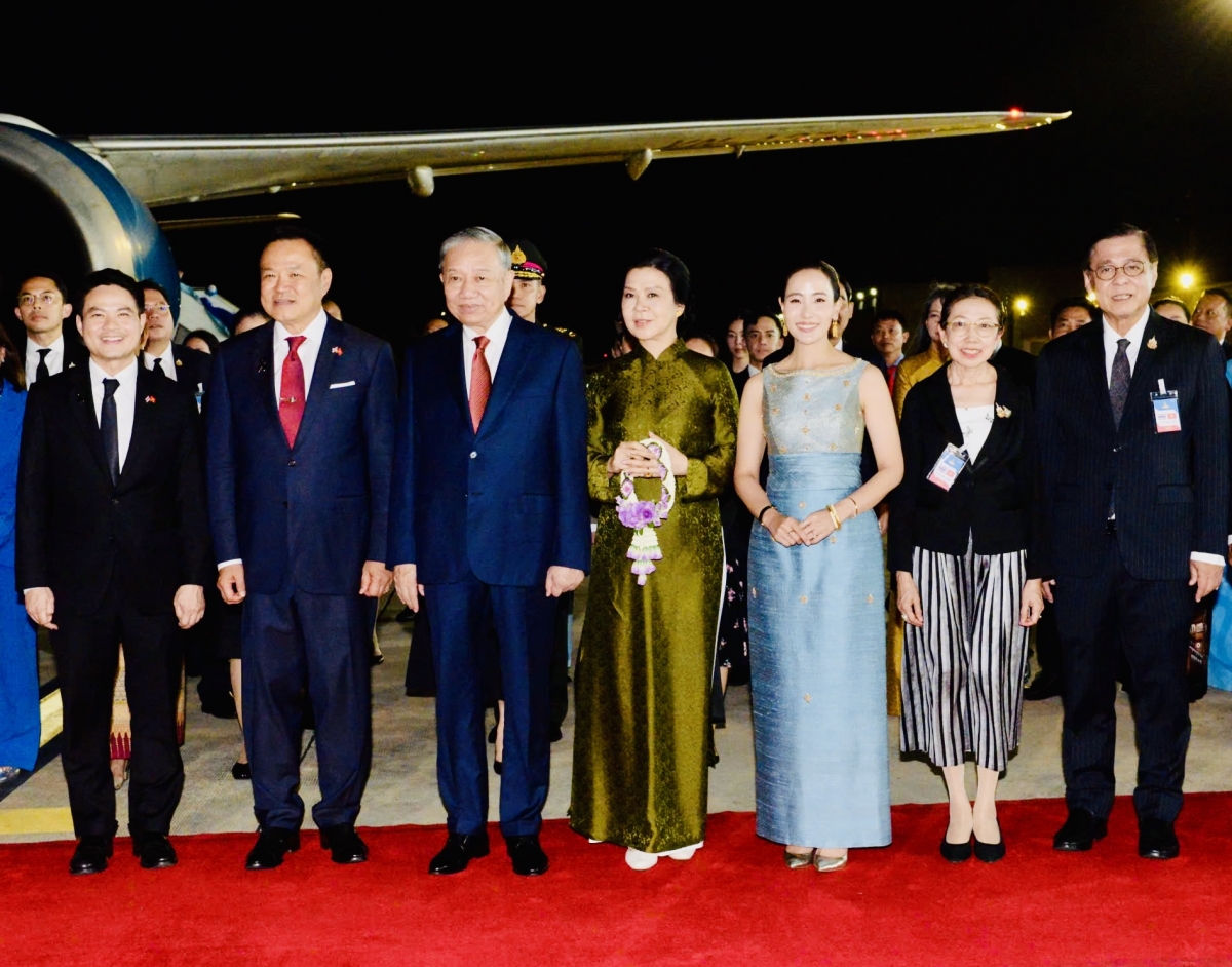 Khua git gai Ping gah, Khua mir sir ơi Tô Lâm nao čuă Singapore