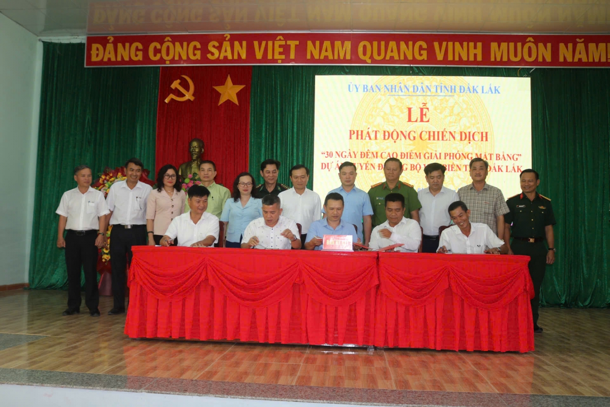 Dak Lak pơtrut ngă bruă kơtang hloh pơklaih ala lŏn jao glăi čuk jơlan ter hang ia rơsĭ