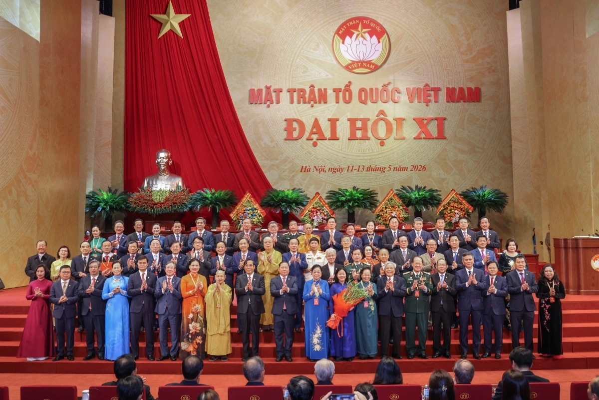 Đoàn Chủ tịch Ủy ban Trung ương MTTQ Việt Nam khóa XI ra mắt Đại hội.