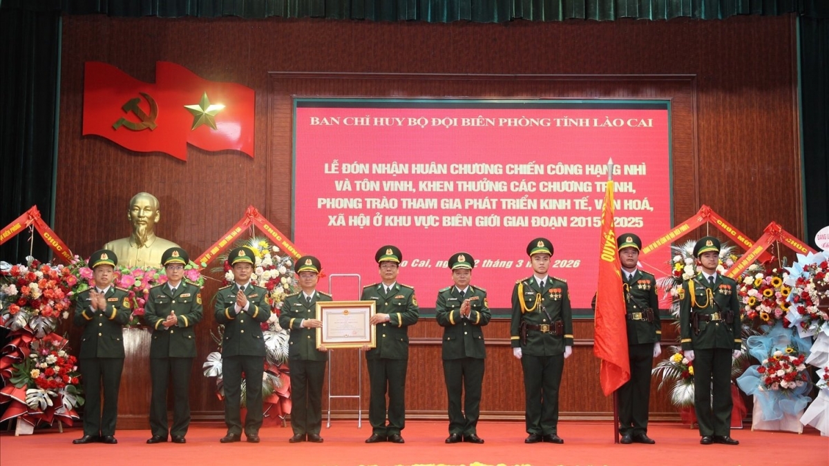 Bộ đội Biên phòng tỉnh Lào Cai đón nhận Huân chương chiến công hạng Nhì của Chủ tịch nước hồi tháng 3/2026. Ảnh: An Kiên/VOV Tây Bắc