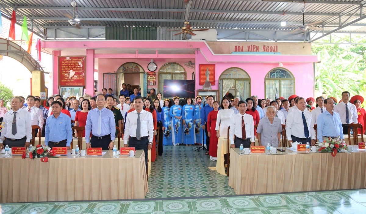 Kơpong tơbâ cho tíu mơhno tơdroăng cheăng kăch măng hnê khôi túa vâi krâ nah a kong pơlê Khánh Hòa