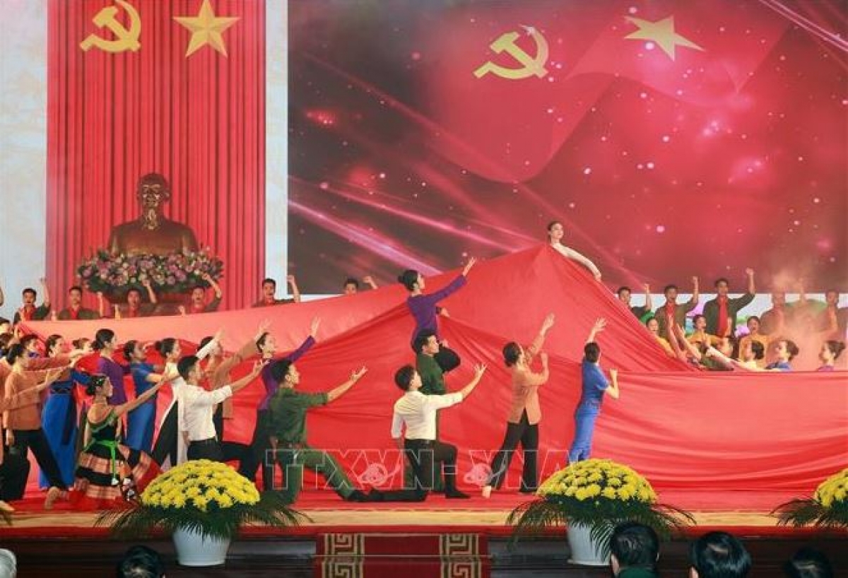 Kơ koan xiâm Kal kí Khu lêng kuăn pơlê Việt Nam tơkŭm po Leh tơbâ 80 hơnăm hâi mơjiâng ƀă tơdah Mê dái Gâk kring Tơnêi têa má Môi