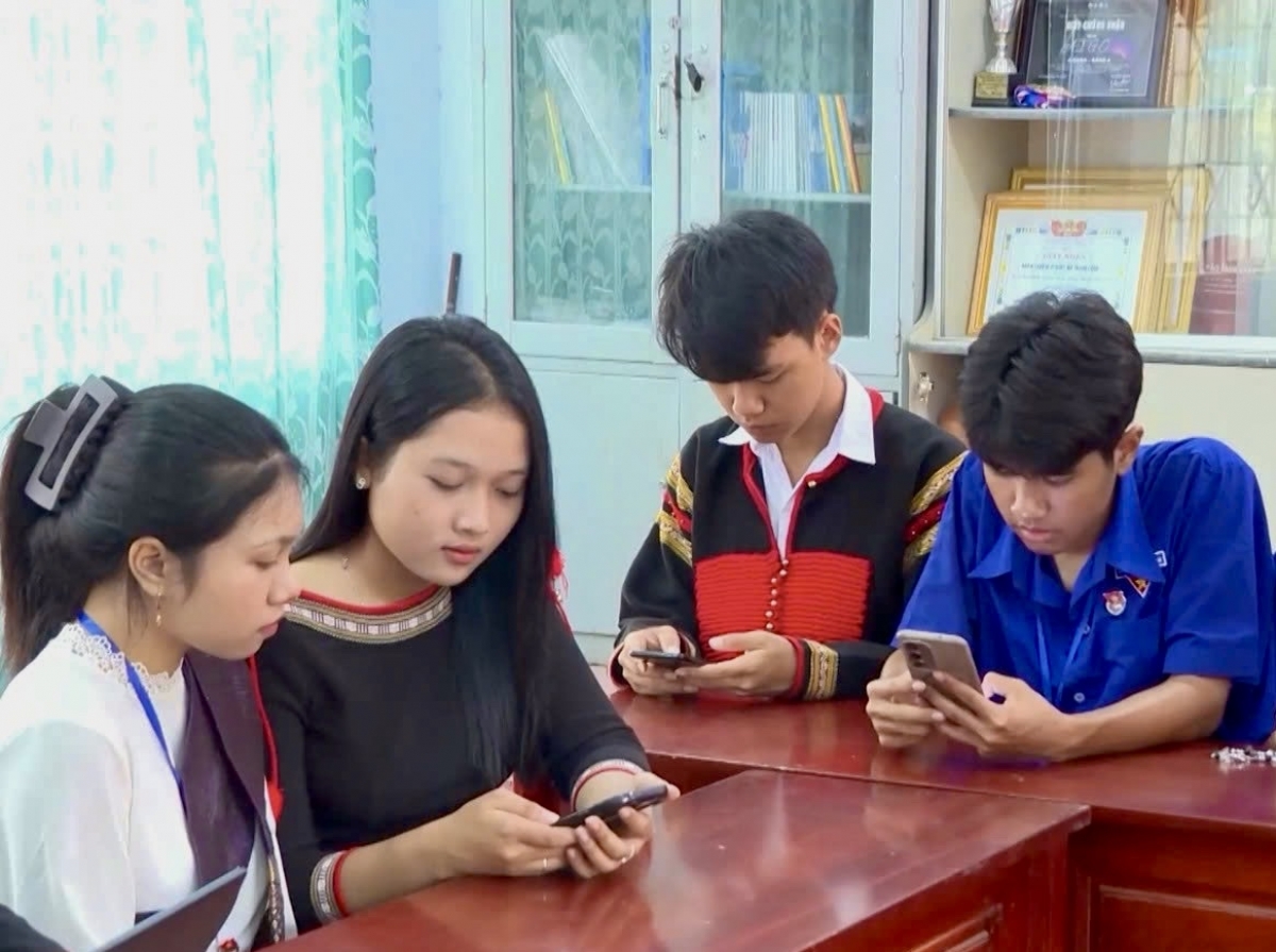 Čơđai sang hră gưl prong Đại học Tây Nguyên pơplông hrŏm
