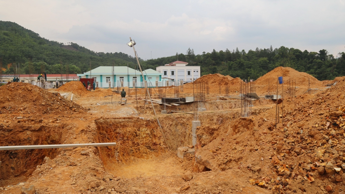 Công trường đang thi công nhưng tiến độ chưa đạt yêu cầu