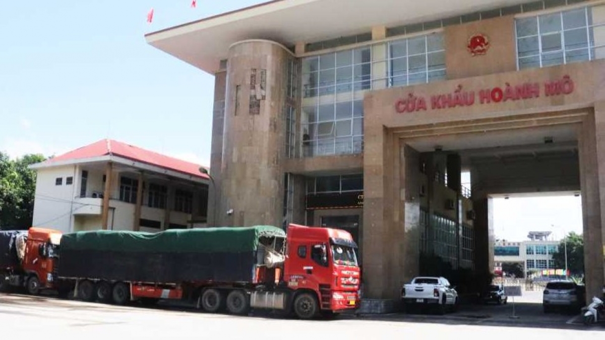 Kinh tế biên mậu bứt phá mạnh mẽ biến Hoành Mô thành đầu mối trung chuyển hàng hóa quy mô. Ảnh KT