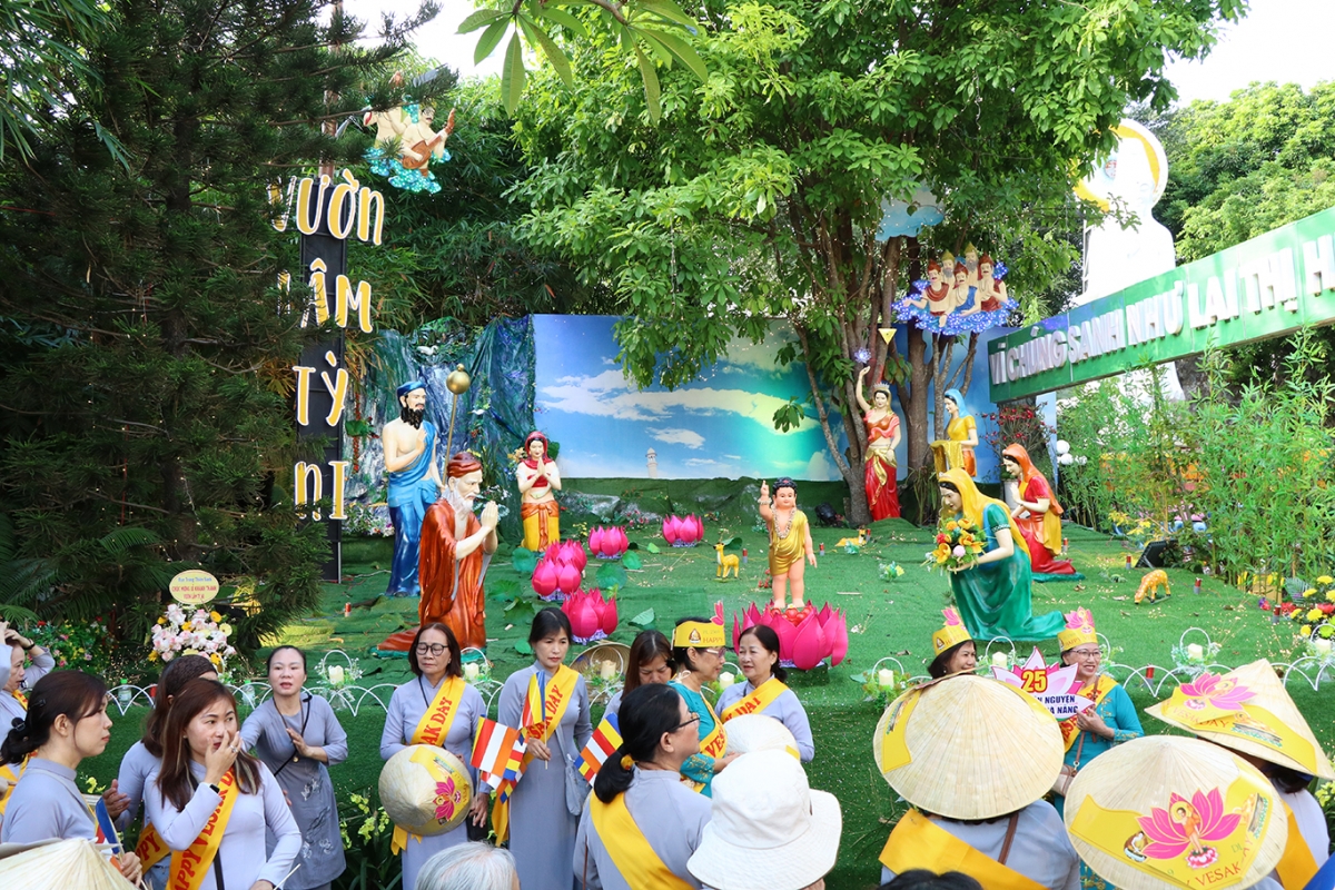 Đại lễ Phật đản diễn ra trong không khí hân hoan (Ảnh: CTV)