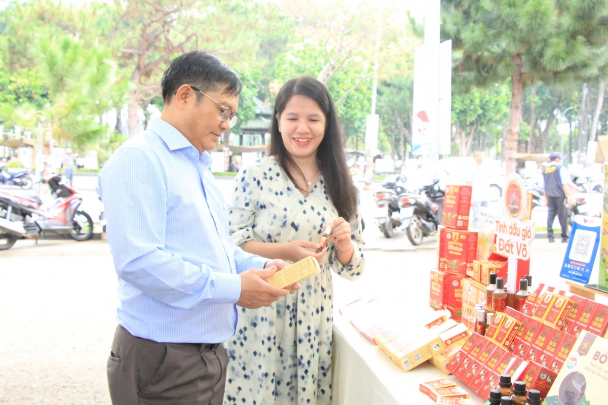 -Kyua klei bi mnia mblei hŏng điện tử, prăi Mỹ An dưi truh leh hŏng lu mnuih blei mnia