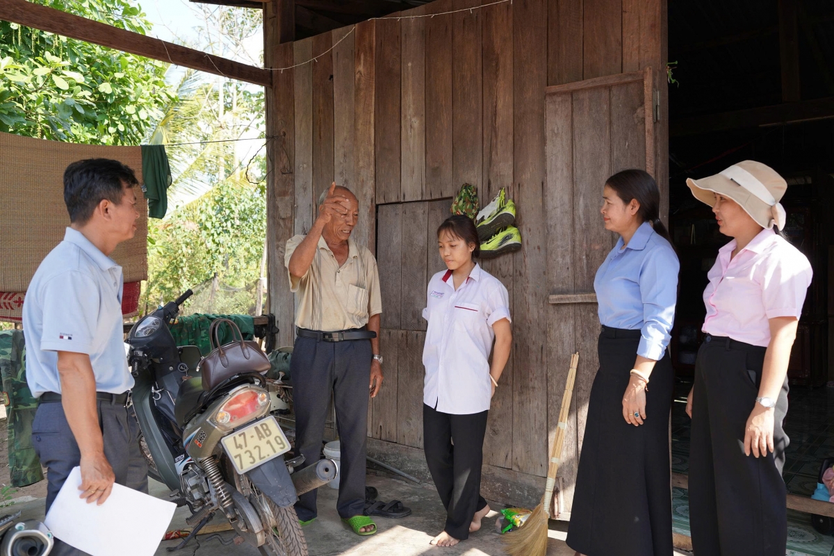 Y Ken Knul, krâ pơlê lăm pôu tơrêm hngêi mơhnhôk mâu kuăn cháu tung pơlê mơ-eăm hriâm