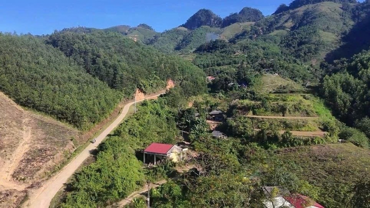 Hạ tầng giao thông được đầu tư đồng bộ mở ra cơ hội phát triển kinh tế, giúp người dân vùng cao Thái Nguyên ổn định cuộc sống. Ảnh: CTV Triệu Thuần/VOV Đông Bắc