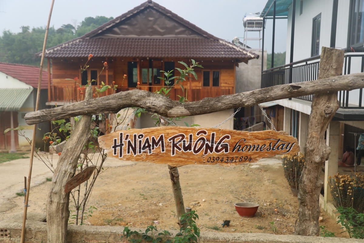 
Homestay oei sa kơtă tơ̆ pơlei Kon Vơn Kia.