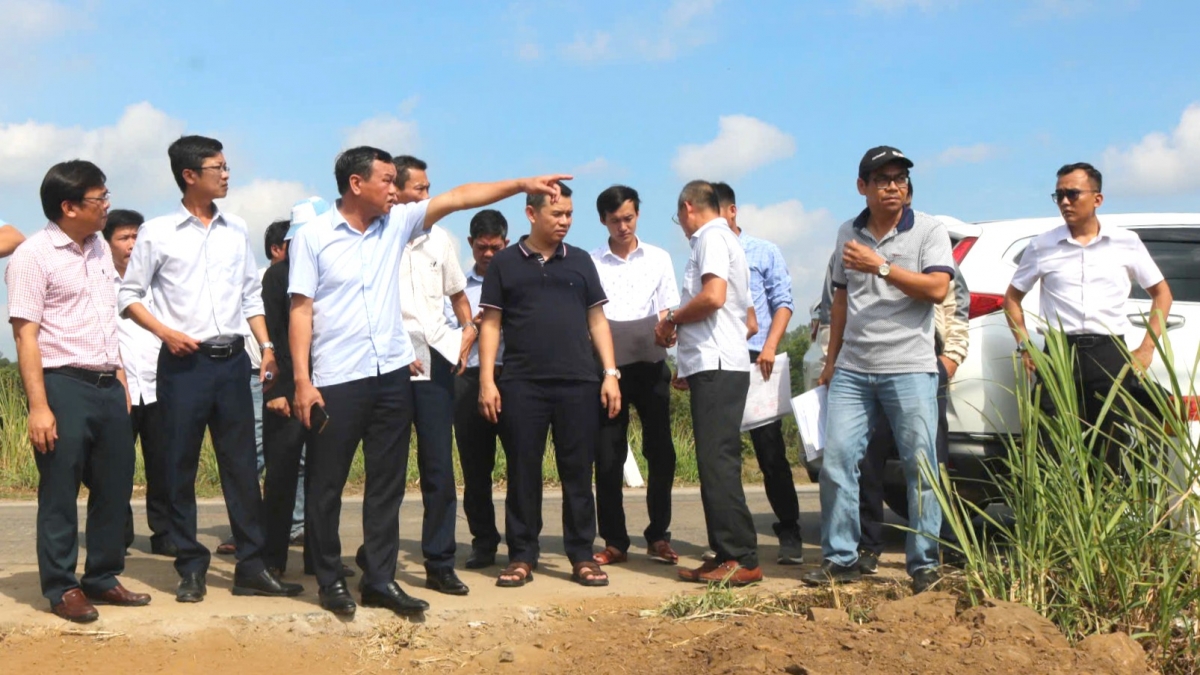 Lãnh đạo tỉnh Đắk Lắk trực tiếp đi kiểm tra, giám sát, thành lập các tổ công tác chuyên trách xử lý các vấn đề vướng mắc để đẩy nhanh tiến độ các dự án trọng điểm về du lịch. Ảnh: H Xíu