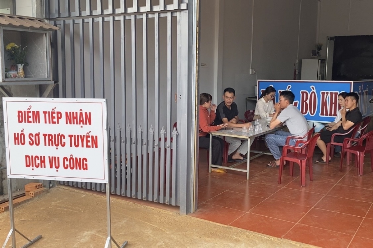 Sa boh sang mơdrô anet ƀơi thôn 2, să Trường Xuân jing “anoh hrăm ia rơgơi mrô”