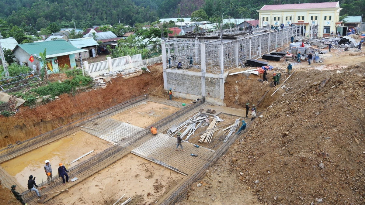 Nhân lực, máy móc được huy động tại dự án A Vương nhằm đảm bảo tiến độ theo kế hoạch