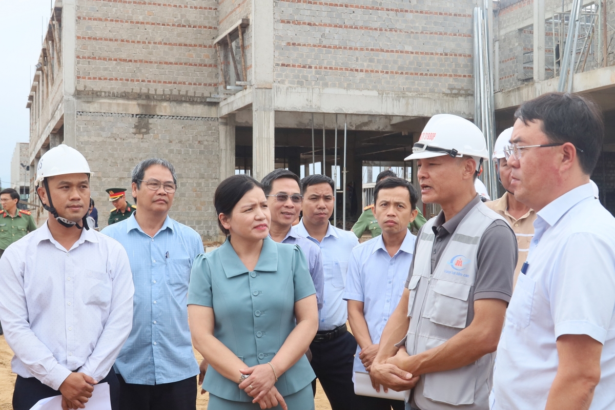 
Yă Y Ngọc, Phŏ Kơdră Hơnih jang vei lăng kon pơlei dêh char Quảng Ngãi hơlen lăng tơdrong ming man hnam trưng hŏk tơring sơlam
