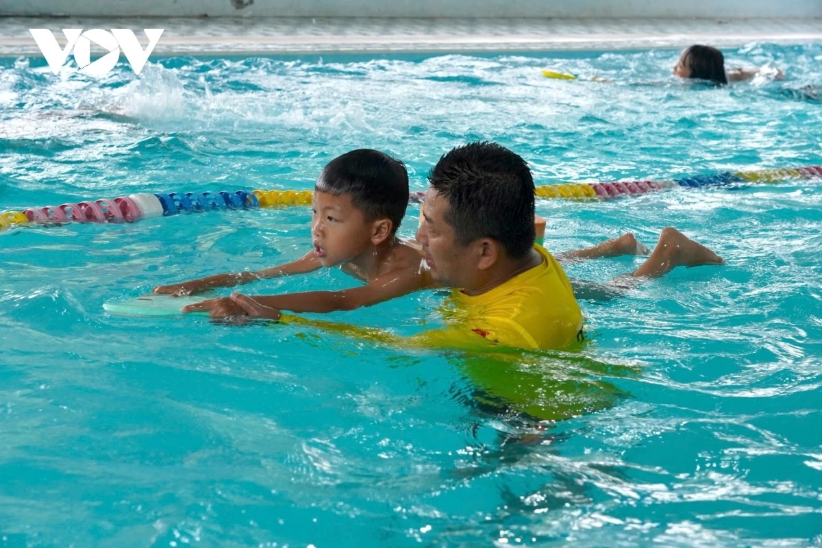 Trang bị kỹ năng bơi cần thiết cho học sinh