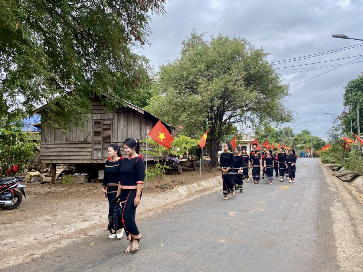 Buôn làng Tây Nguyên hôm nay đang đổi thay từng ngày, no ấm hơn, yên bình hơn, bền chặt hơn trong khối đại đoàn kết các dân tộc Việt Nam.
