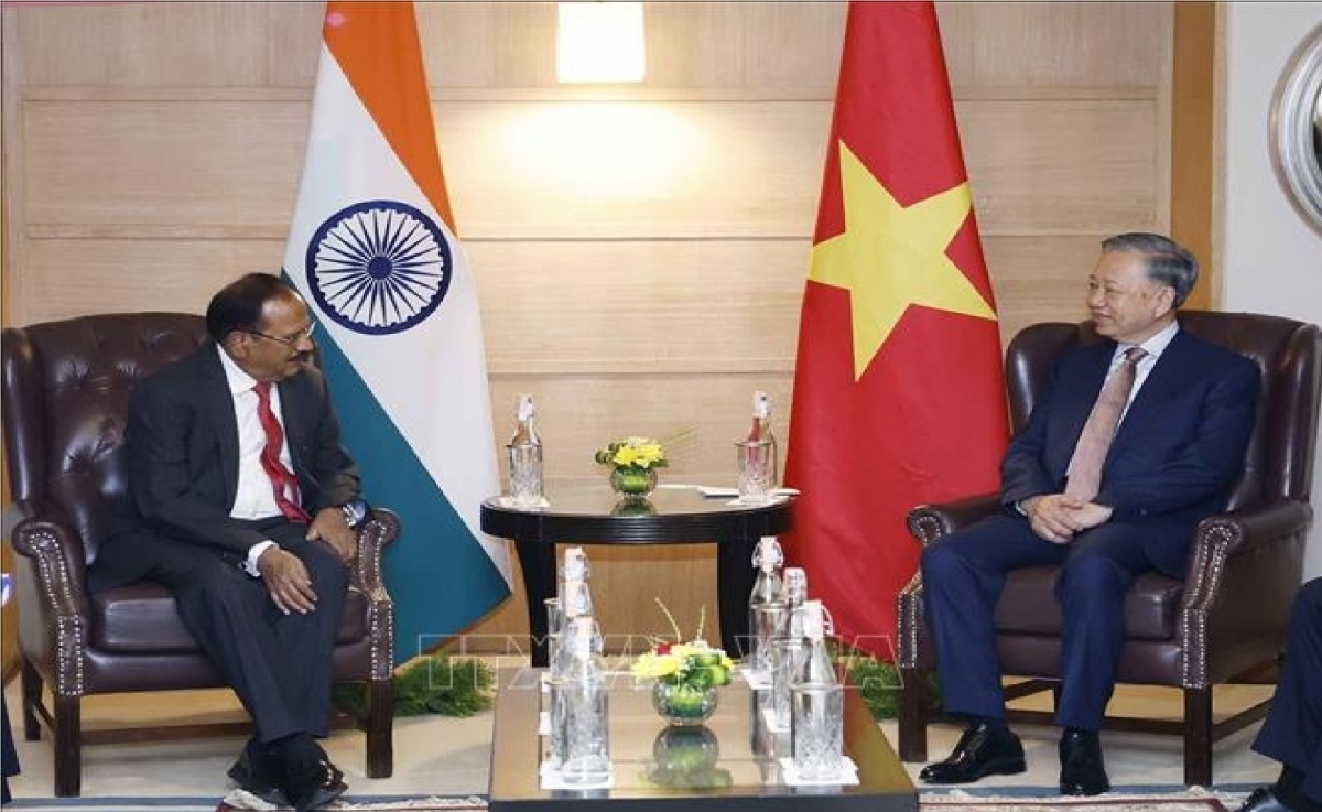 Khua gĭt gai Đảng, Khua lăn čar Tô Lâm lehanăn Pô đru kčĕ bruă răng mgang klei êđăp ênang India Ajit Doval.