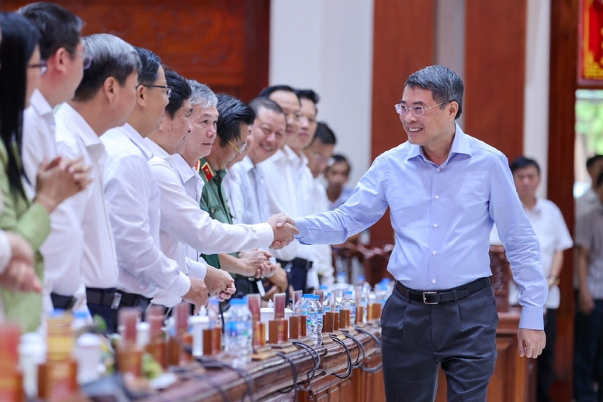 Thu tuong Rajaei Lê Minh Hưng ngak bruk haong Ban thuong vu Tinh uy Dong Thap