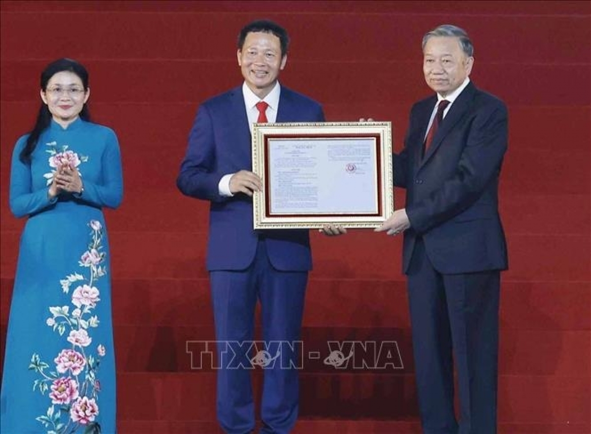 Tong Bi thu, Po Negar Tô Lâm hu mbaok di Harei padang ban raya Dong Nai.