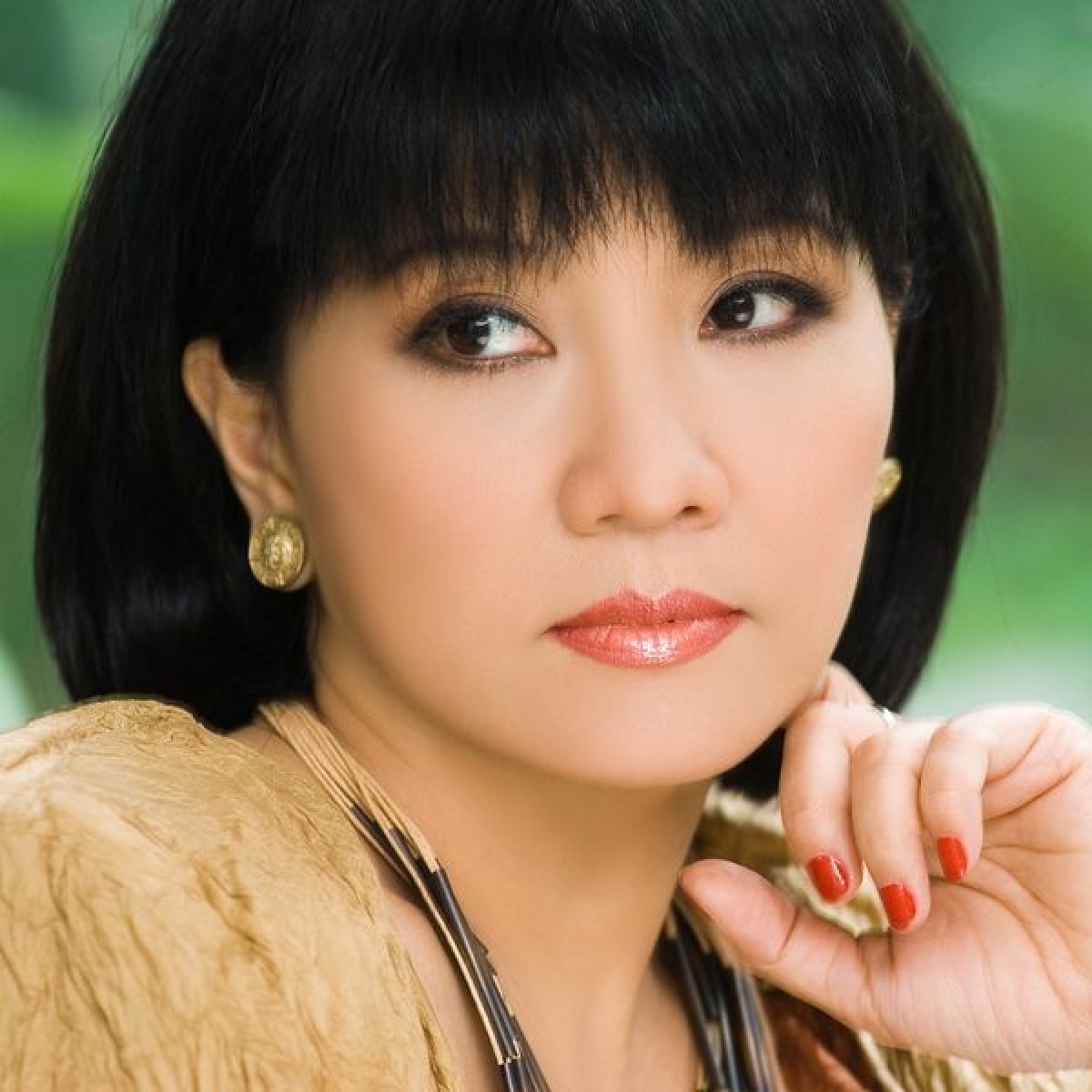 Ca sĩ Cẩm Vân