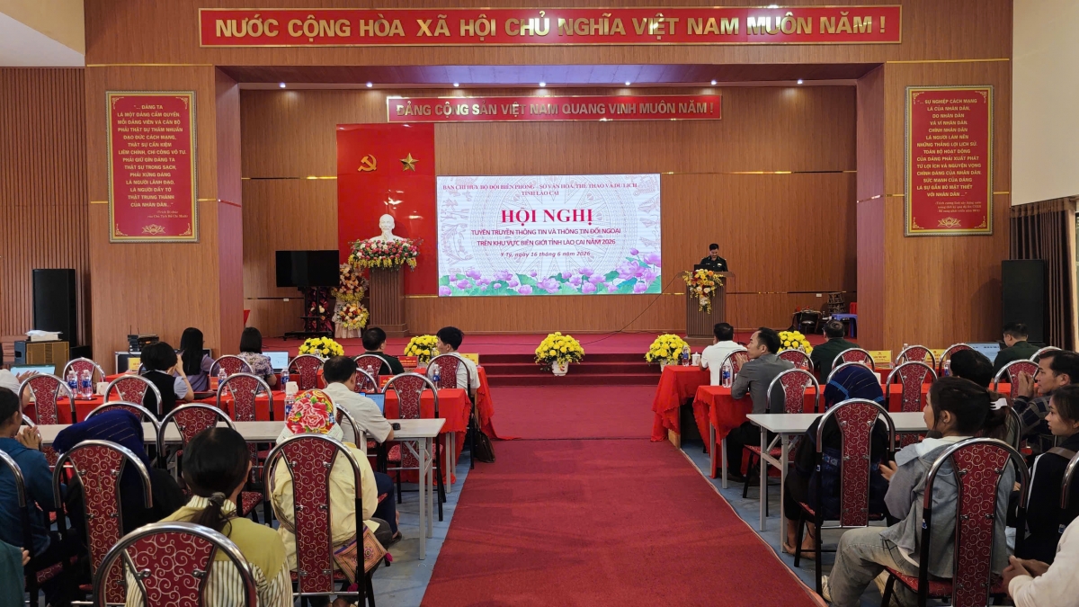 Chương trình thu hút hơn 1.000 cán bộ, công chức và đồng bào các dân tộc thiểu số tham gia - Ảnh: Trung Dũng 