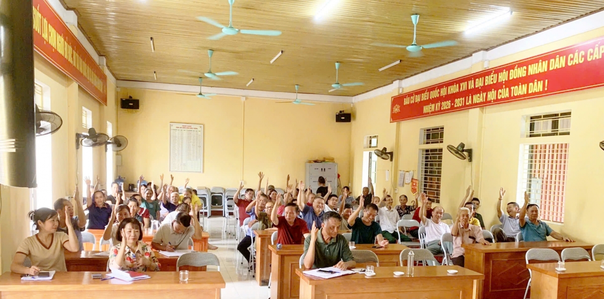 Khi đội ngũ cán bộ cơ sở đủ mạnh thì người dân nhất trí đồng lòng (Ảnh: Thừa Xuân)