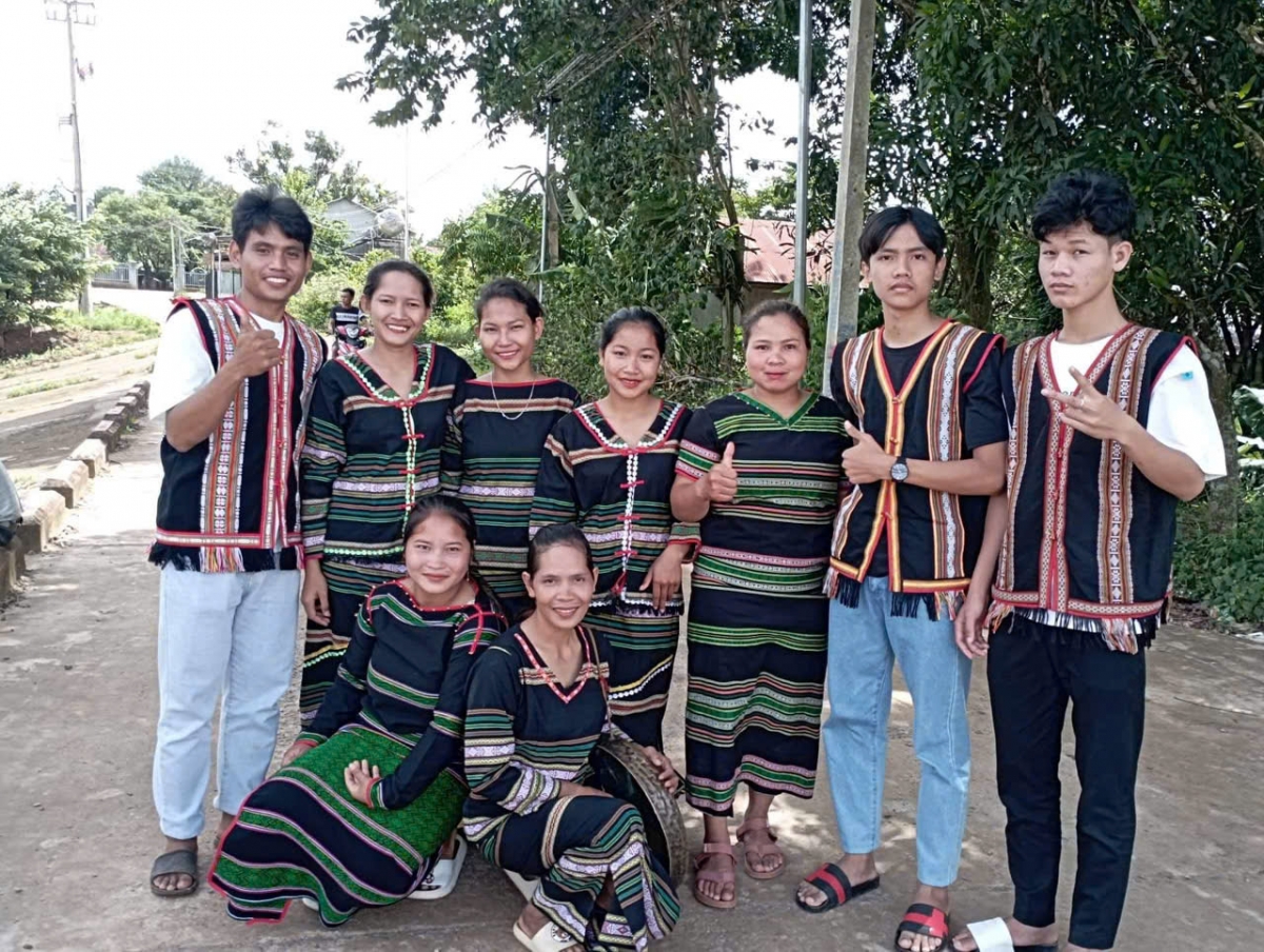 
Khul joh ayŏ kơdŏ suang kon kông kơ đoan hơdruh tơdăm xah Nâm Nung, dêh char Lâm Đồng
