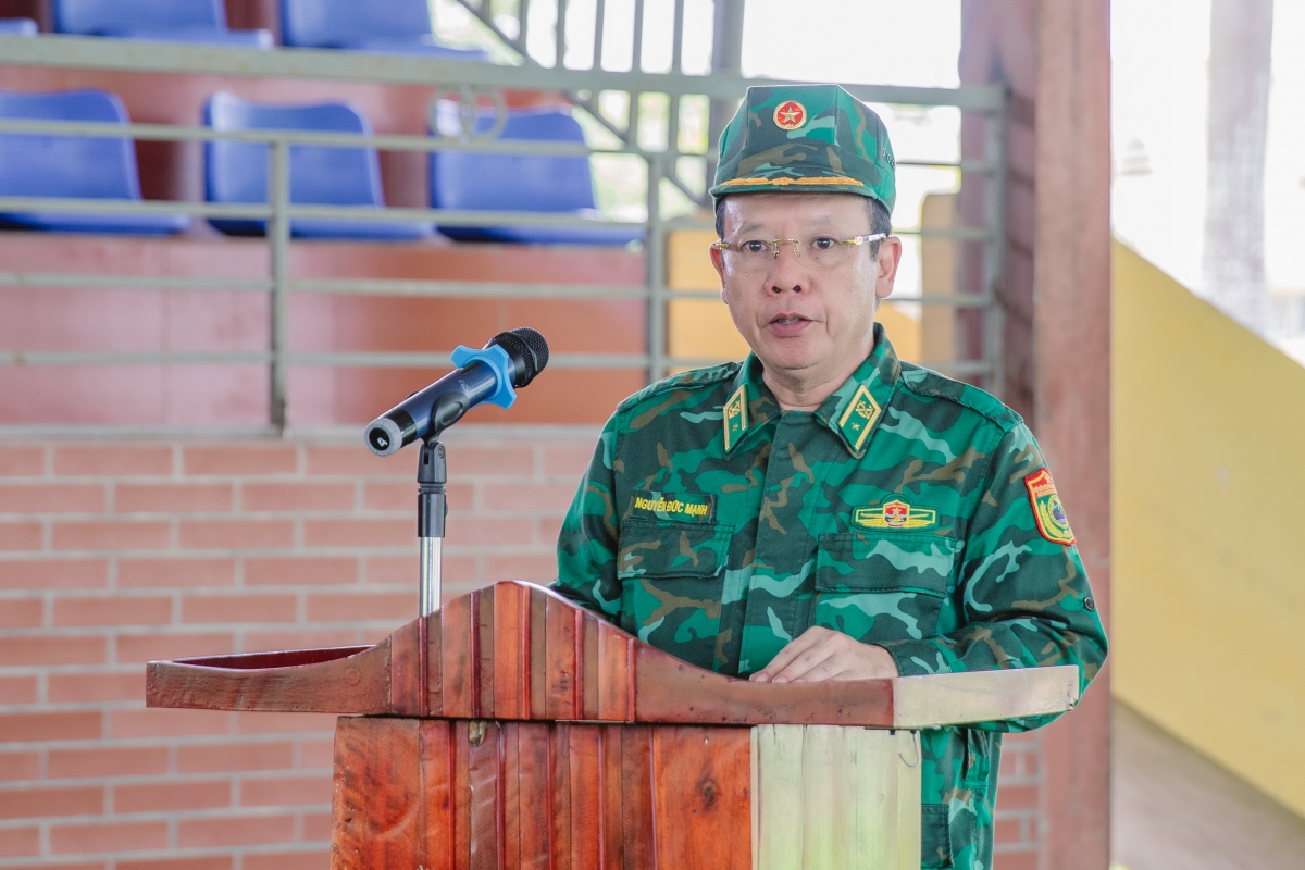 Thiếu tướng Nguyễn Đức Mạnh, Phó Tư lệnh Bộ đội Biên phòng dặn dò lực lượng lên đường thực hiện nhiệm vụ (Ảnh: BĐBP)