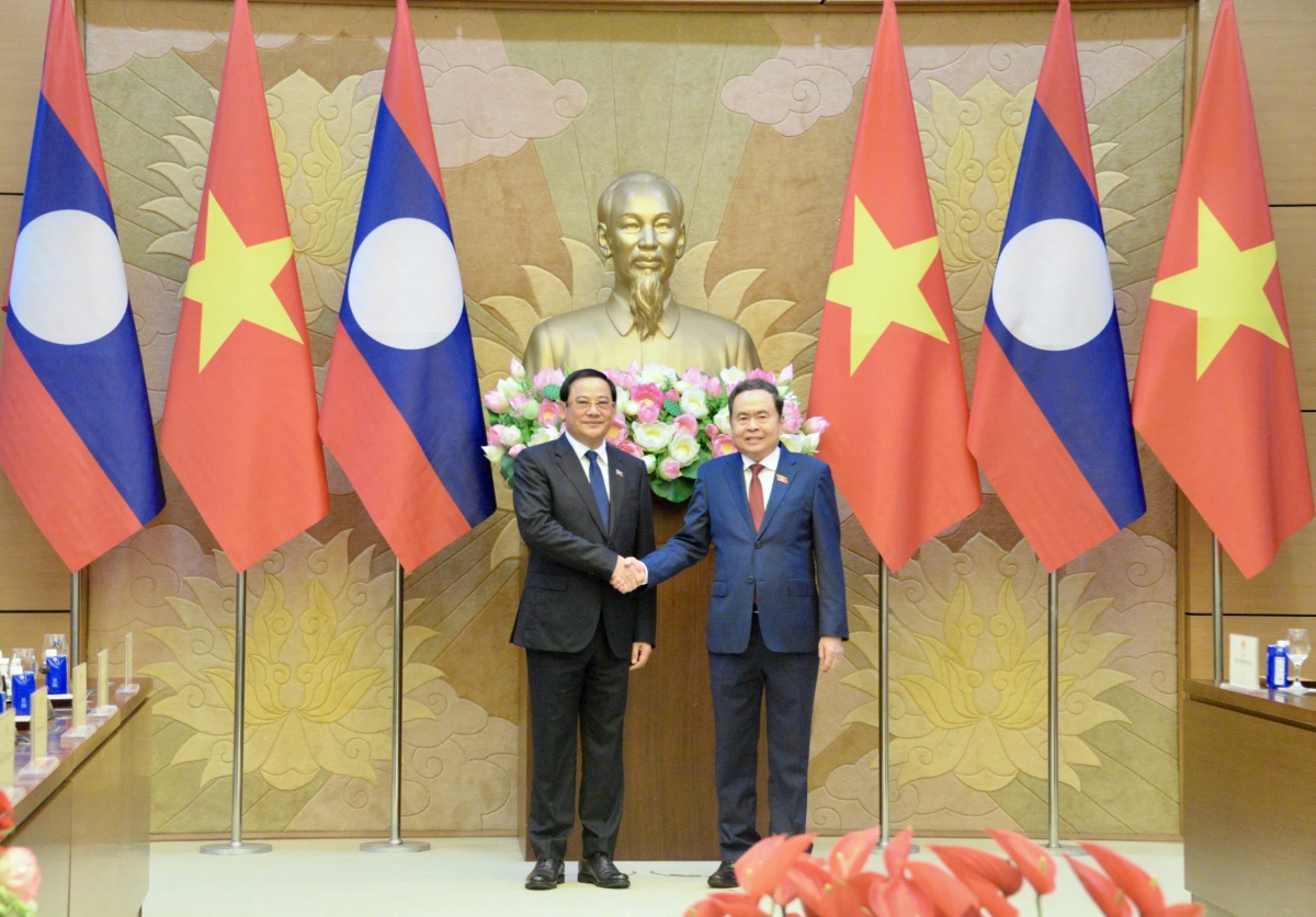 
Kơdră chĕp pơgơ̆r Kuô̆k hô̆i Trần Thanh Mẫn hăm Thủ tướng Lào Sonexay Siphandone.