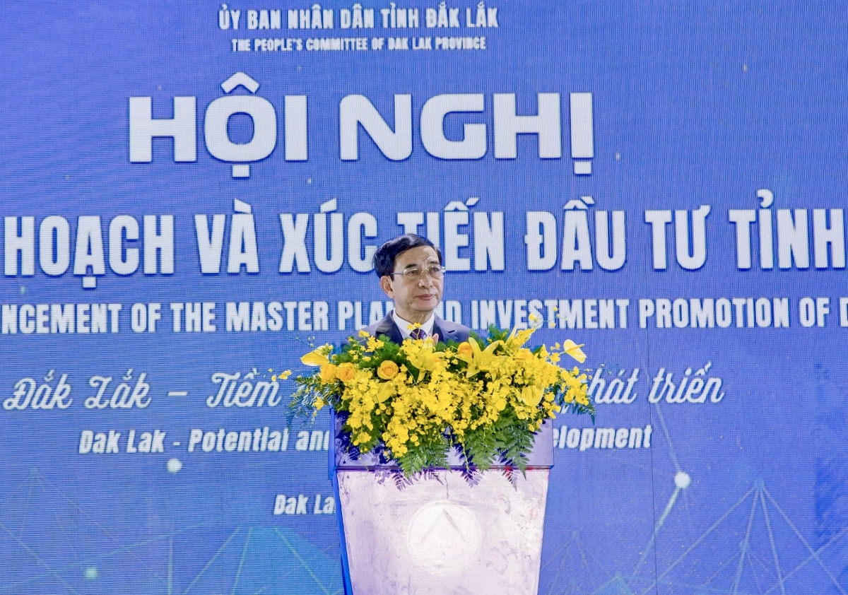 
Đại tướng Phan Văn Giang pơma pơgơ̆r Hop akŏm