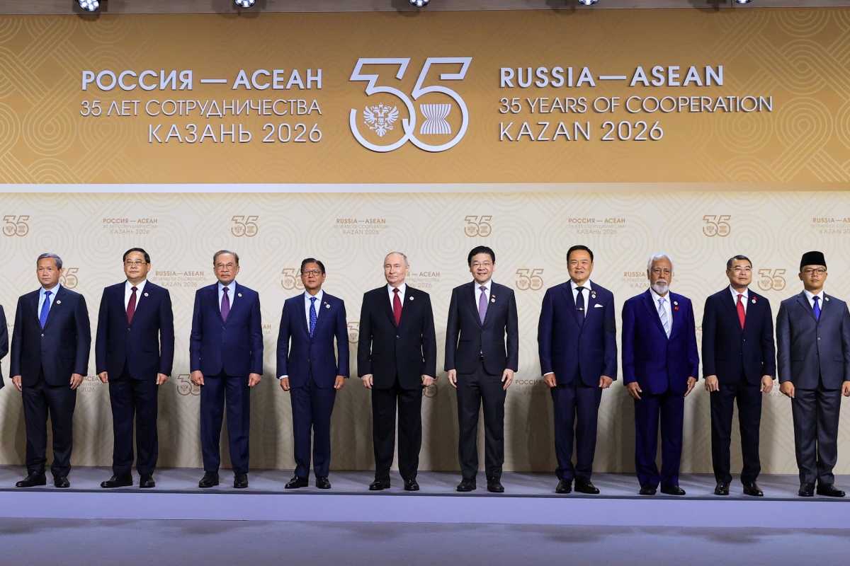 - Khua mil čhil Russia Vladimir Putin drông Khua êpul dŭm ala čar hlăm ASEAN