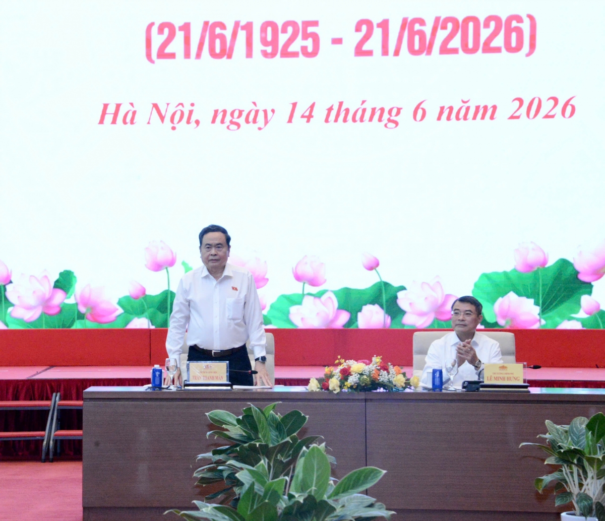 
Kơdră chĕp pơgơ̆r Đảng, Teh đak tơƀơ̆p muh măt khul chih kơtơ̆ng ang.