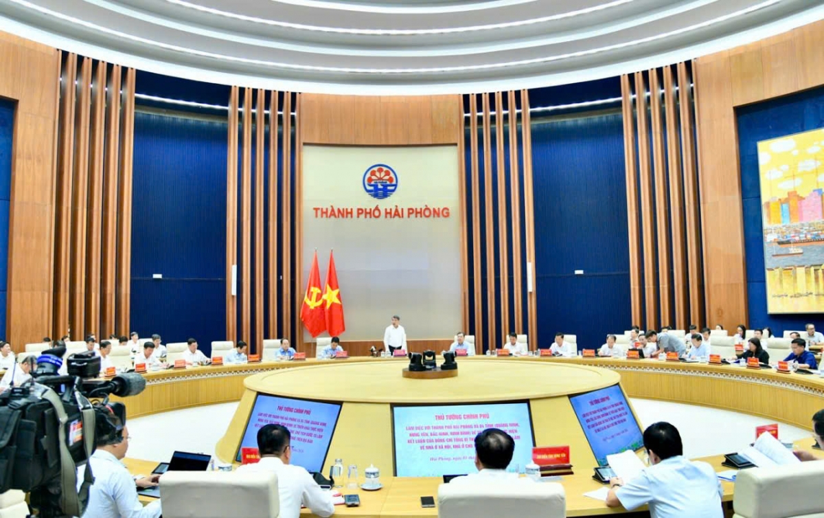 Pôa Lê Minh Hưng, Ngế pro xiâm hnê ngăn Chin phuh pơkuâ po rôh hôp