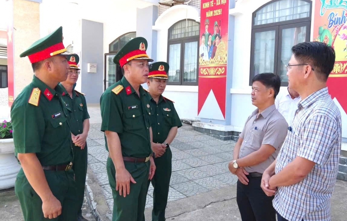 Thời gian tới, thành phố đề xuất nhiều giải pháp thiết thực để nâng cao hiệu quả phối hợp giữa các đơn vị quân đội với các nhà trường.