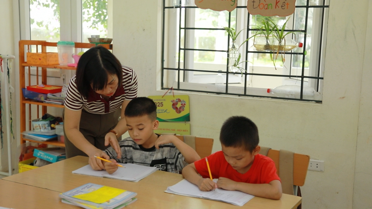 2 con của chị Sinh hiện đang học tập trong môi trường giáo dục hòa nhập