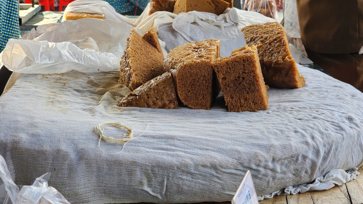 Bánh bò của đồng bào Giáy - Ảnh: Thanh Thủy.