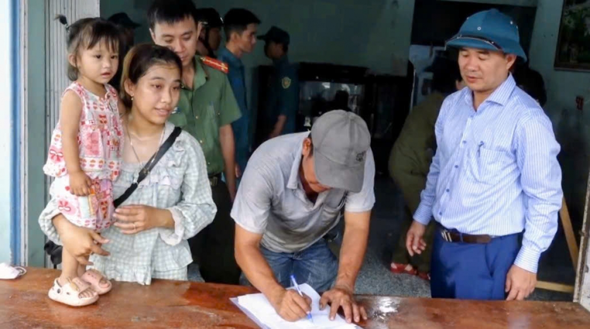 -Phạm Chí Bảo ƀuăn ba jao anôk ala.