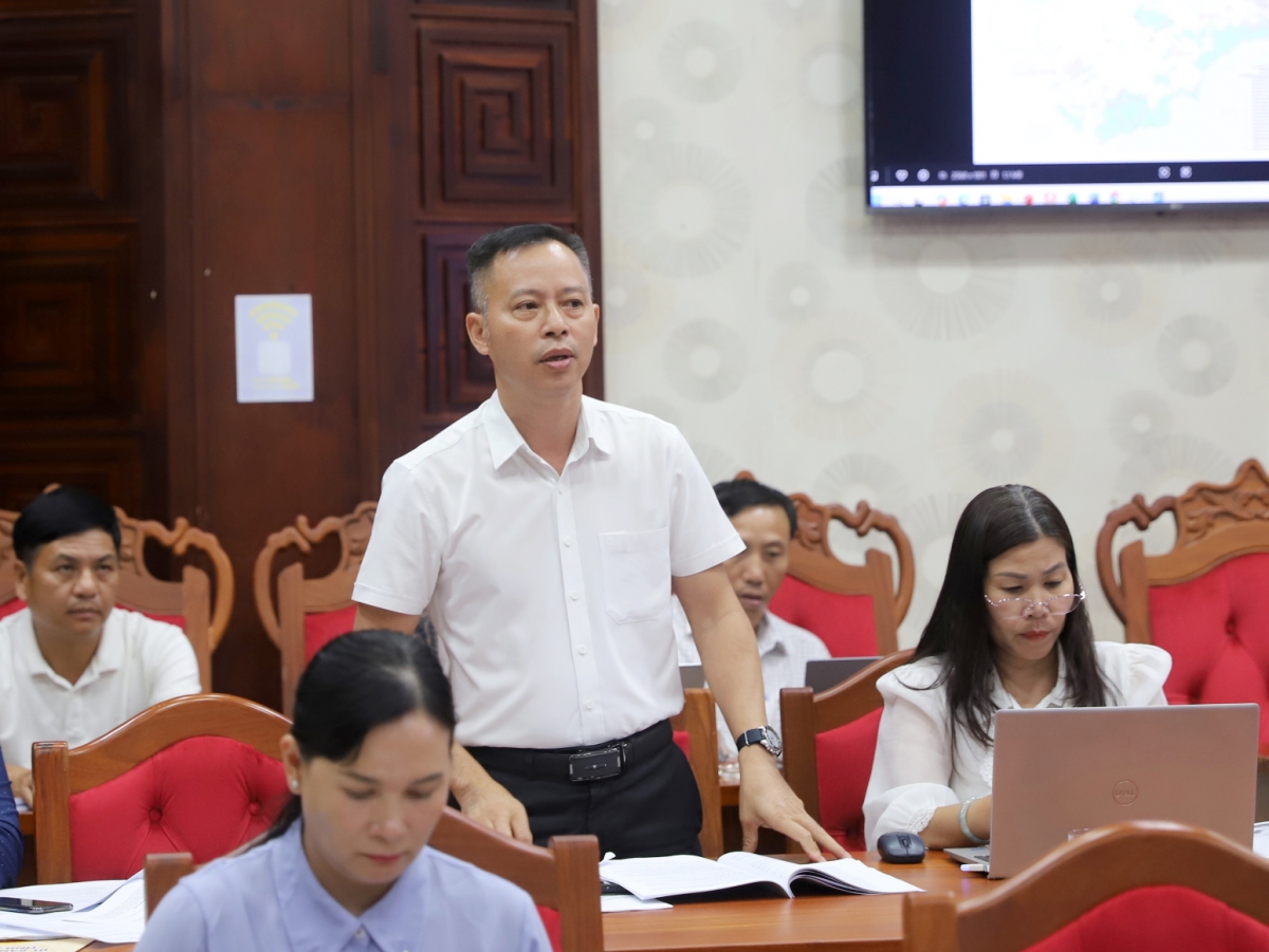 Ăp đại biểu rgum rgop ăp nkô̆ nău khlay bah dự thảo bôk nău rgop an tâm nchră
 