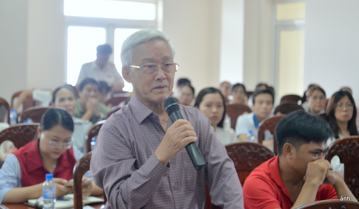 Doanh nghiệp tham dự hội nghị nêu vấn đề