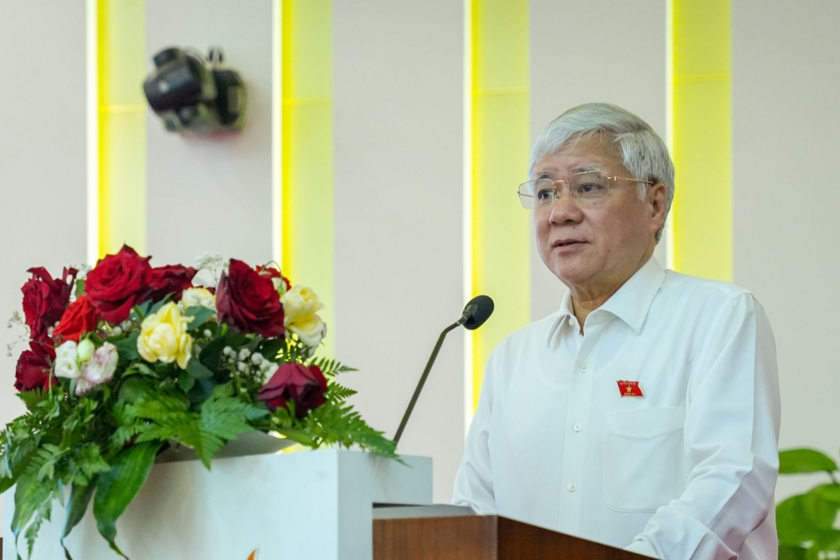 Phó Chủ tịch Thường trực Quốc hội Đỗ Văn Chiến phát biểu tại hội nghị. Ảnh: T.CÔNG