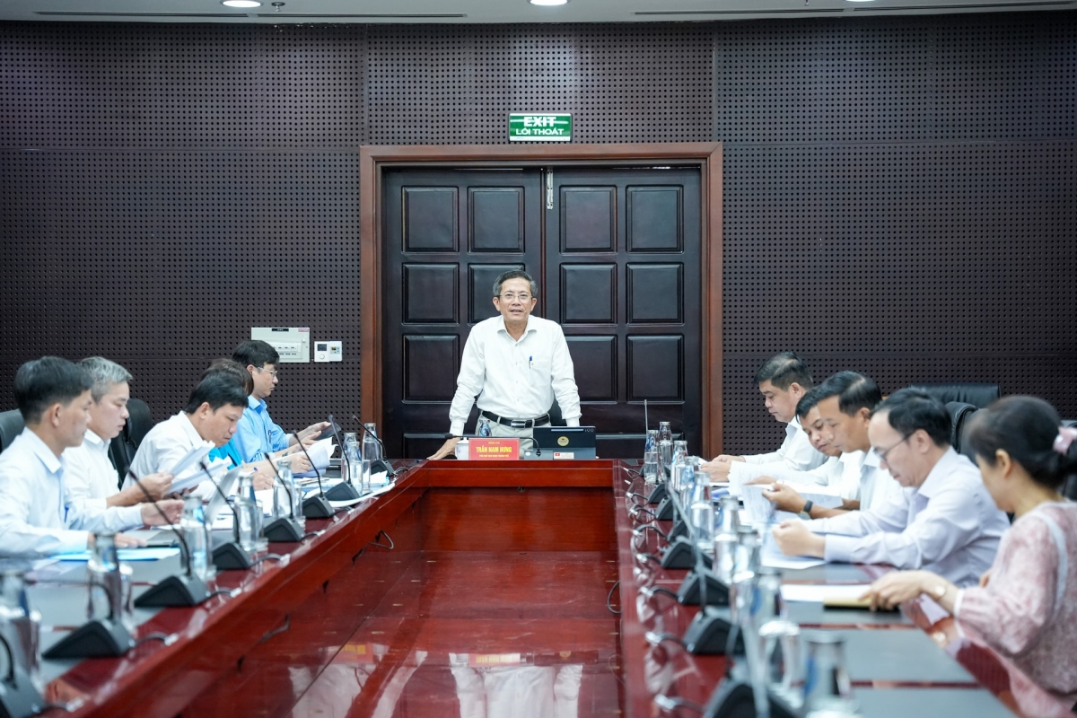Phó Chủ tịch UBND thành phố Trần Nam Hưng phát biểu tại buổi làm việc. Ảnh: THÀNH CÔNG