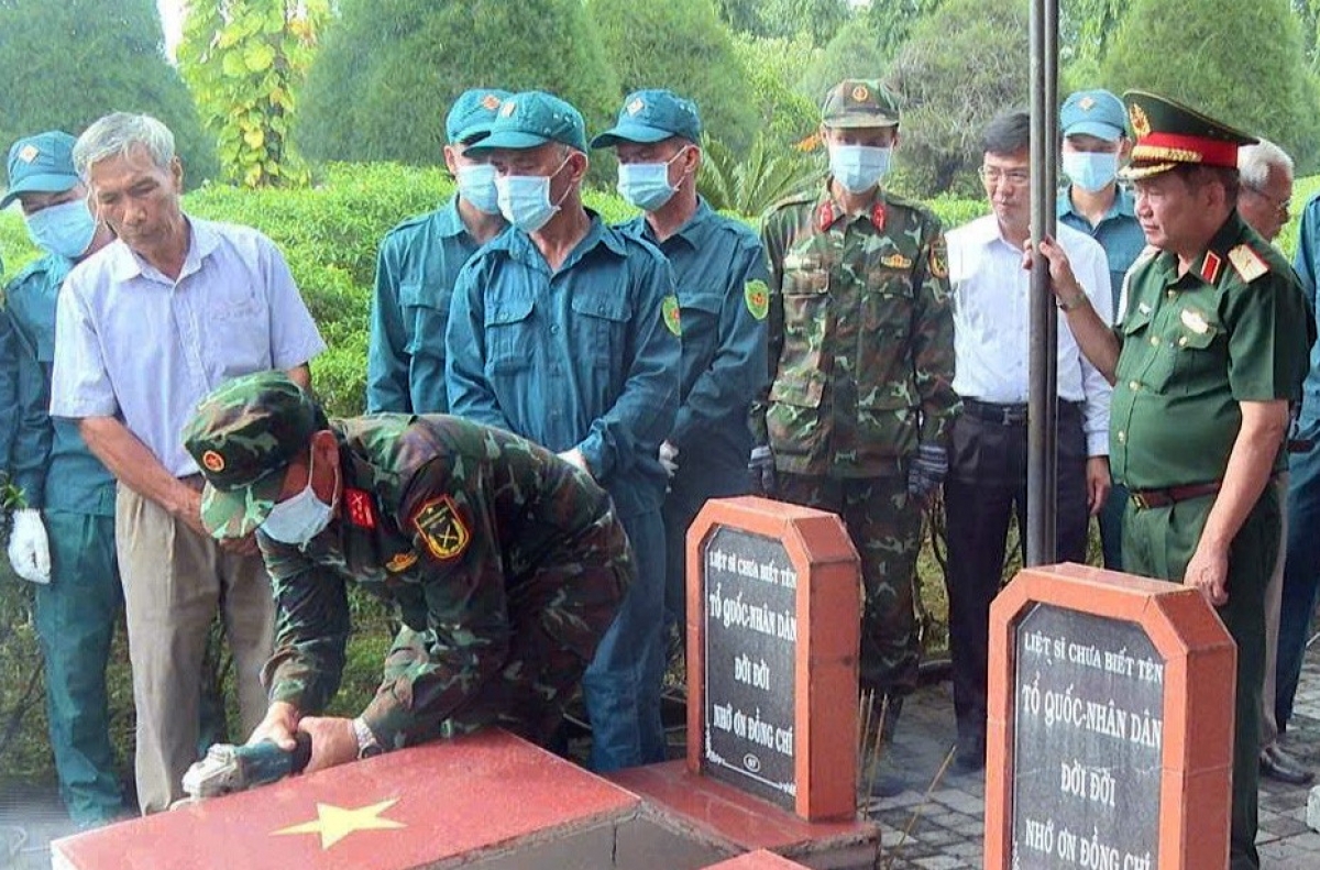 Po tơnêi lâk, xo ngăn túa kơxêng mơngế ki hlâ ai hnoăng a ilâng kiâ ‘mế mơngế hlâ ai hnoăng a cheăm Đức Linh, kong pơlê Lâm Đồng