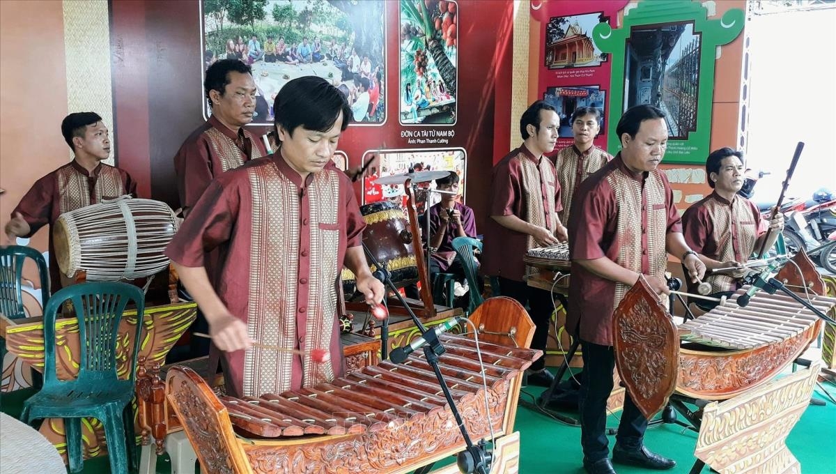 Nhạc Ngũ Âm là loại hình cổ truyền phổ biến và lâu đời của đồng bào Khmer - Ảnh: TTXVN