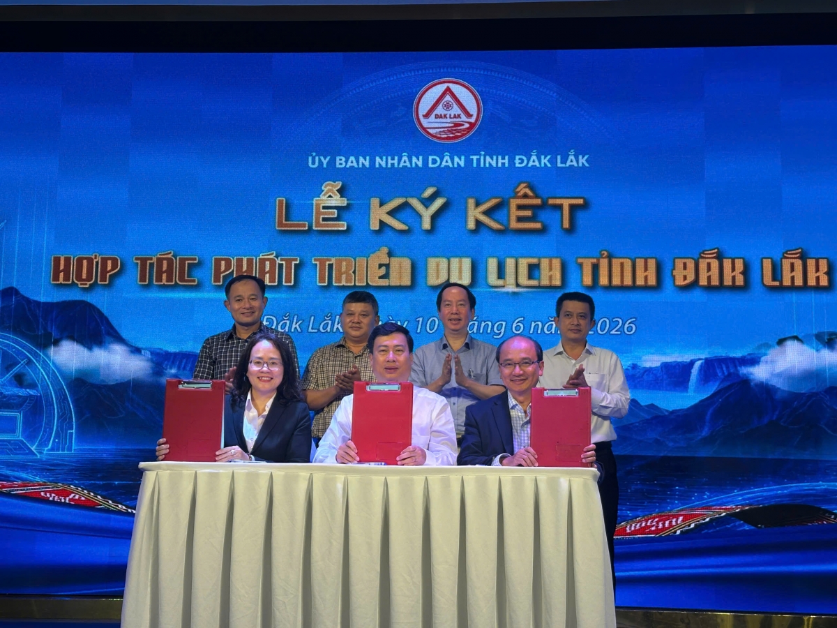 Dak Lak ký ton kan ndrel đah ăp ntŭk kan lữ hành têh tâm dak
 