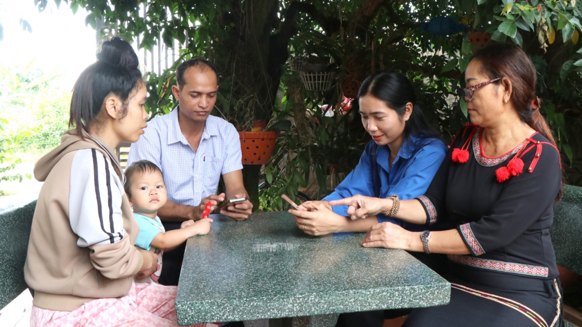 “Lá chắn” của buôn làng trước những thông tin độc hại và luận điệu chia rẽ. Ảnh: H Xíu/VOV-Tây Nguyên