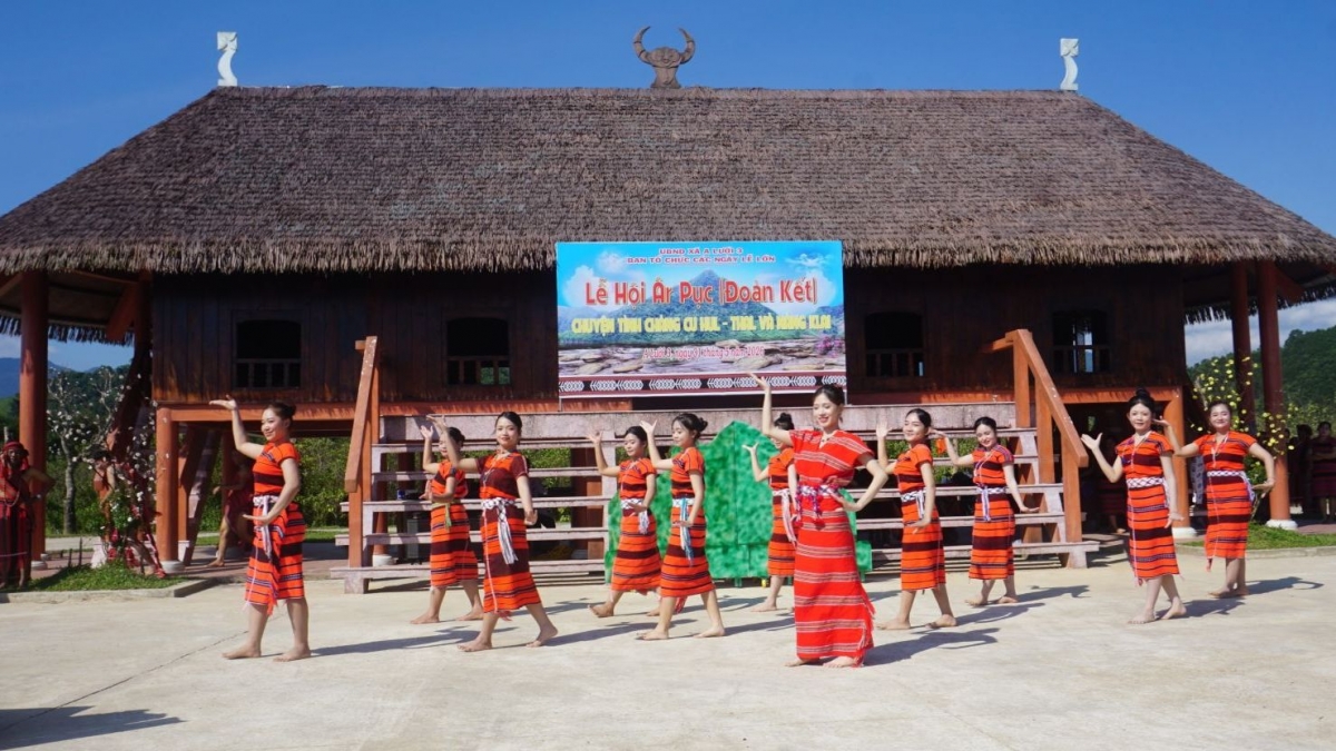 Lễ hội A Riêu Âr Pục vẫn được người Pa Cô gìn giữ qua nhiều thế hệ- Ảnh: Lê Hiếu.