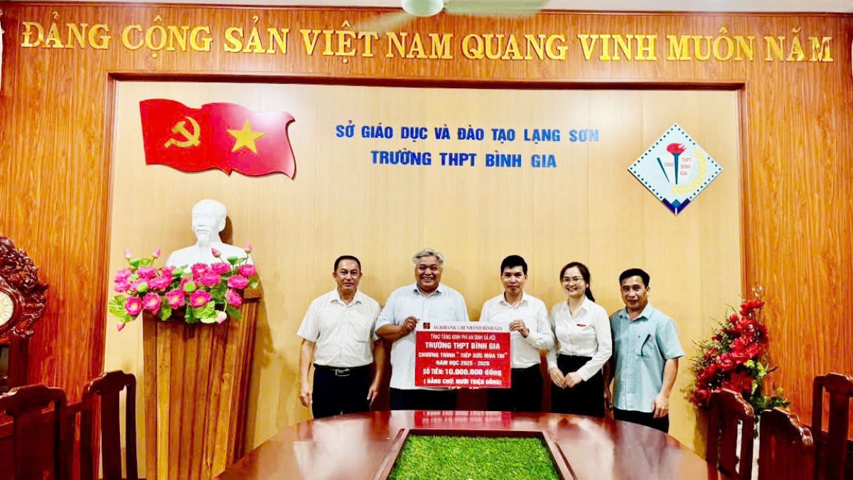 Mỗi suất ăn, mỗi chỗ nghỉ, mỗi chuyến xe hỗ trợ… là động lực quan trọng để các em học sinh miền núi biên giới tại Lạng Sơn giảm bớt những lo toan ngoài phòng thi để tập trung cho kỳ thi quan trọng nhất của 12 năm học phổ thông. Ảnh: Nguyễn Hoàng Duy Thái/VOV Đông Bắc