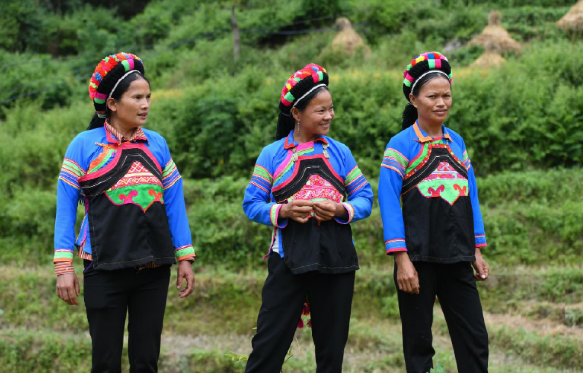 Phụ nữ dân tộc Phù Lá - Ảnh: Thành Đạt.