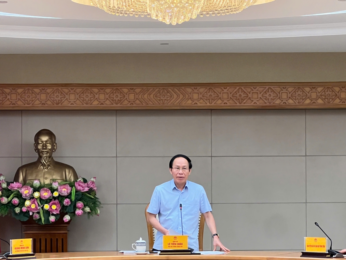 K’iăng khua knŭk kna Lê Tiến Châu klah čŭn klei bi kƀĭn