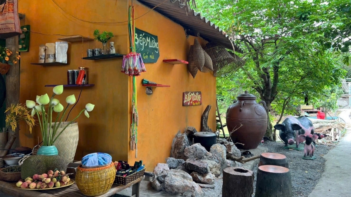 Từng góc nhỏ đơn sơ nhưng kể câu chuyện sống động về đời sống và văn hóa bản địa - Ảnh: Gió Núi Famstay